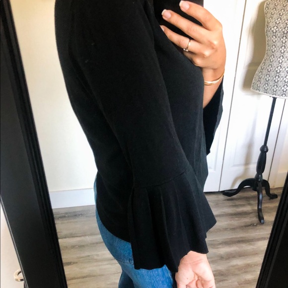 🚫 SOLD Banana Republic Bell Long Sleeve Top - Picture 5 of 8